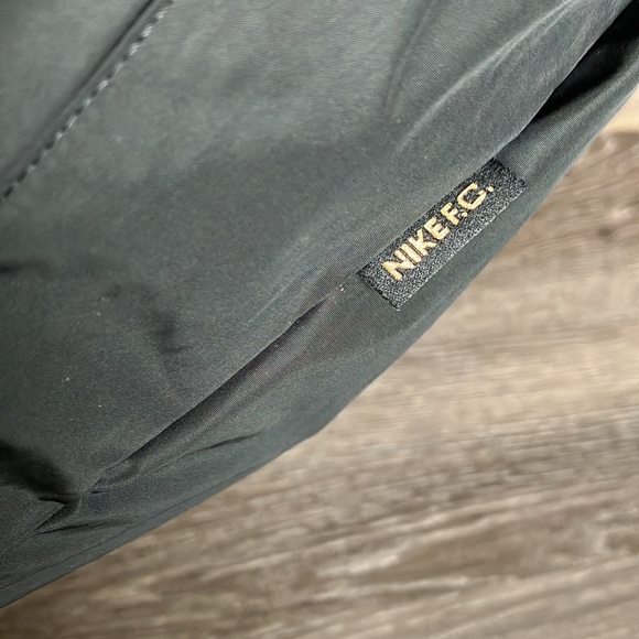 Nike - Picture 9 of 16